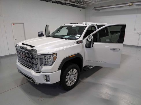 Used 2023 GMC Sierra 3500 Denali w/ Denali Ultimate Package image 15