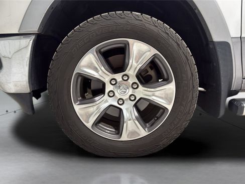 Used 2019 RAM 1500 Laramie AWD/4WD image 30