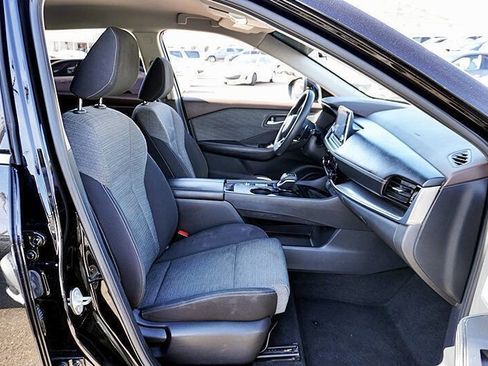 Used 2021 Nissan Rogue SV image 12