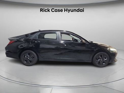 Used 2023 Hyundai Elantra SEL image 4