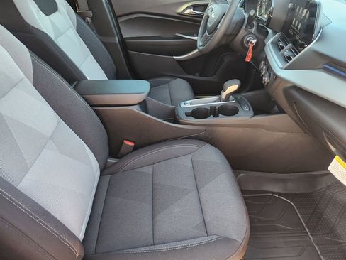 New 2026 Chevrolet Trax LS image 10