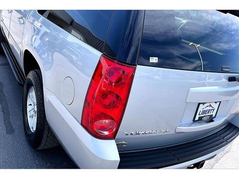 Used 2013 GMC Yukon XL SLT AWD/4WD image 20