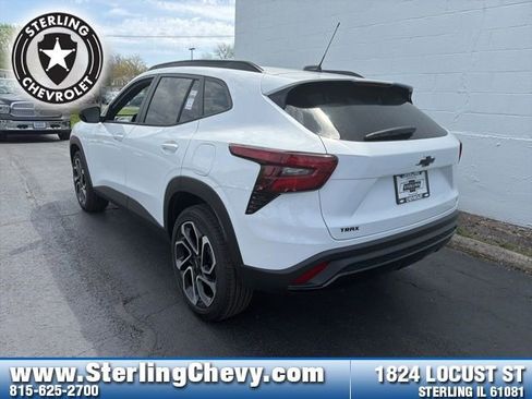 New 2026 Chevrolet Trax RS FWD image 3