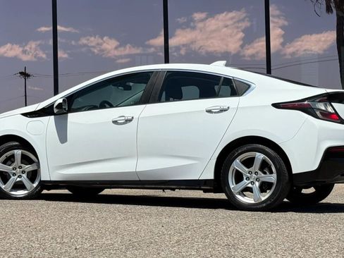 Used 2017 Chevrolet Volt LT w/ Comfort Package FWD image 7