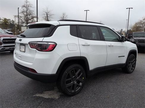 New 2026 Jeep Compass Latitude image 4