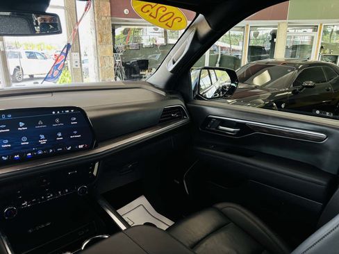 Used 2025 Chevrolet Tahoe Z71 AWD/4WD image 42