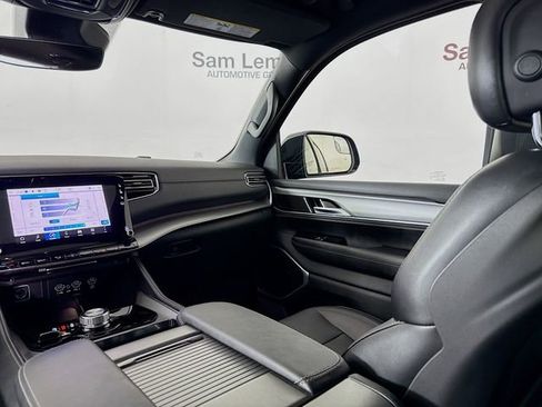 Used 2024 Jeep Wagoneer Series II image 24