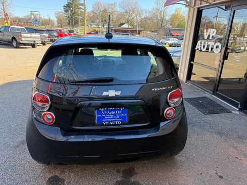 Used 2015 Chevrolet Sonic LT image 5