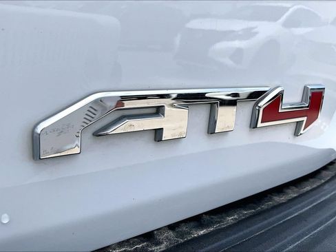 Used 2025 GMC Yukon AT4 w/ AT4 Premium Package AWD/4WD image 41
