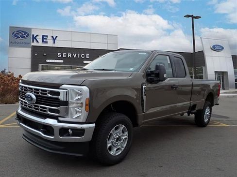 New 2026 Ford F350 XLT image 3