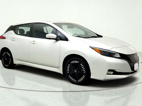 Used 2023 Nissan Leaf SV Plus FWD image 3