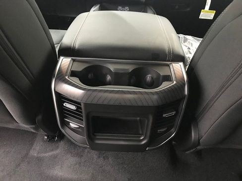 New 2026 RAM 1500 4x4 Crew Cab image 30