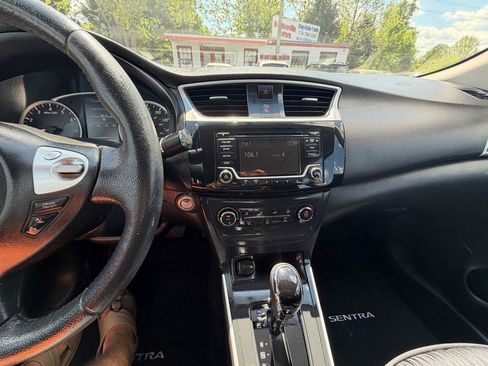 Used 2016 Nissan Sentra SV w/ Style Package image 21