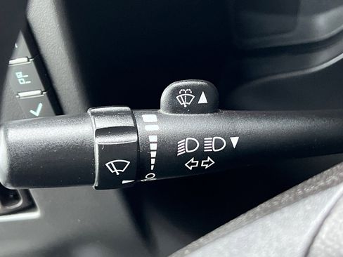 Used 2017 Chevrolet Express 4500 Extended image 24