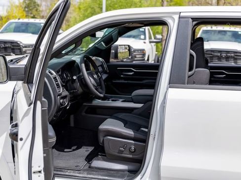 Used 2026 RAM 1500 4x4 Crew Cab image 18