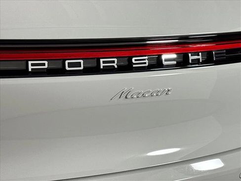 Used 2026 Porsche Macan AWD/4WD image 26