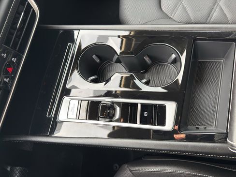 Used 2024 Volkswagen Atlas SE image 21