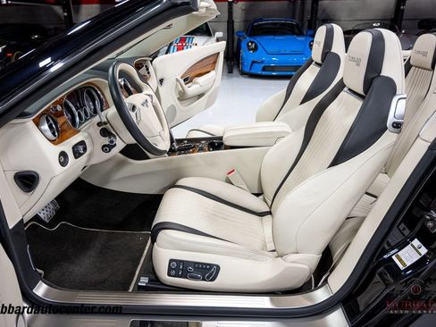 Used 2018 Bentley Continental GT image 19