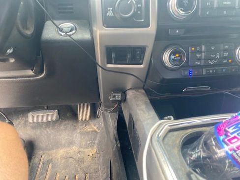 Used 2017 Ford F250 Platinum w/ FX4 Off-Road Package AWD/4WD image 17