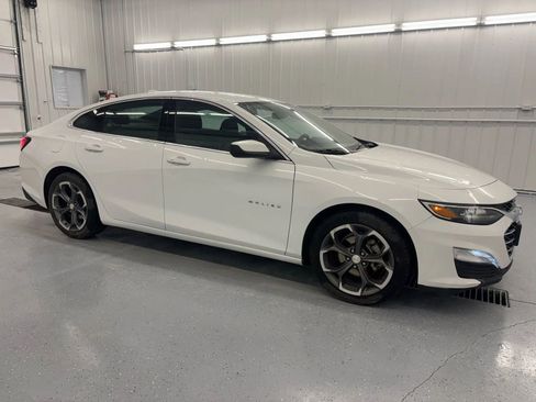 Used 2022 Chevrolet Malibu LT FWD image 1