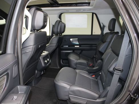 New 2026 Ford Expedition Platinum image 25