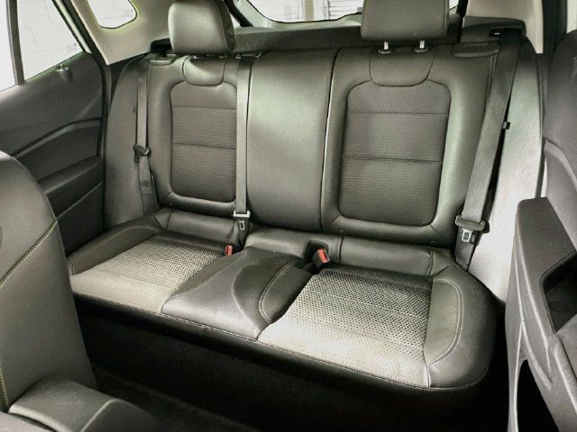 Used 2025 Chevrolet Trax LT FWD image 11