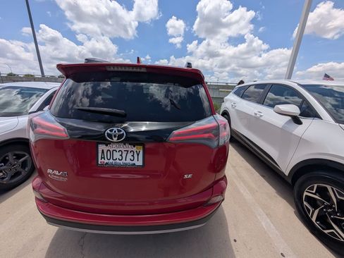 Used 2017 Toyota RAV4 SE FWD image 8