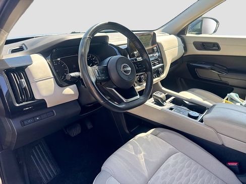 Used 2024 Nissan Pathfinder SV AWD/4WD image 10