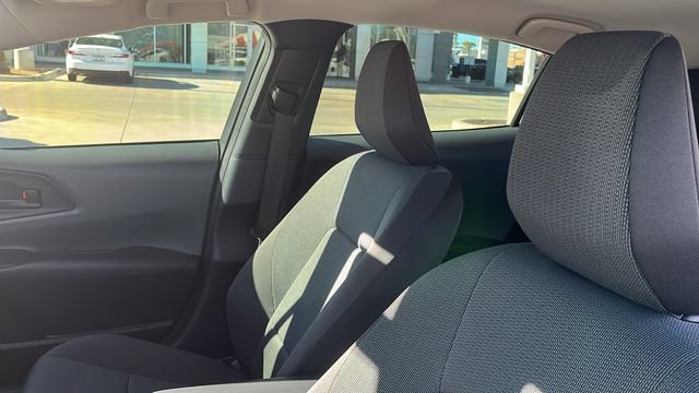 Used 2025 Toyota Prius LE FWD image 15