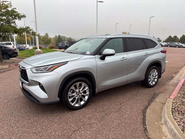 Used 2020 Toyota Highlander Limited AWD/4WD image 3