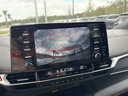 Used 2024 Toyota Sienna XSE image 26