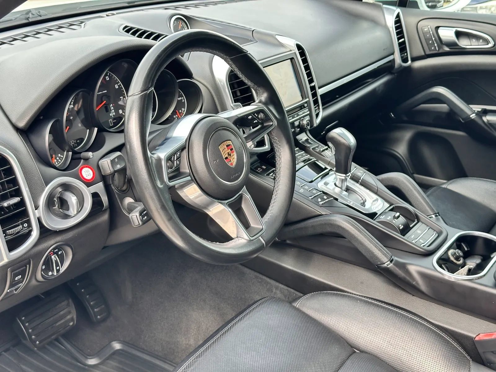 Used 2016 Porsche Cayenne AWD/4WD image 10