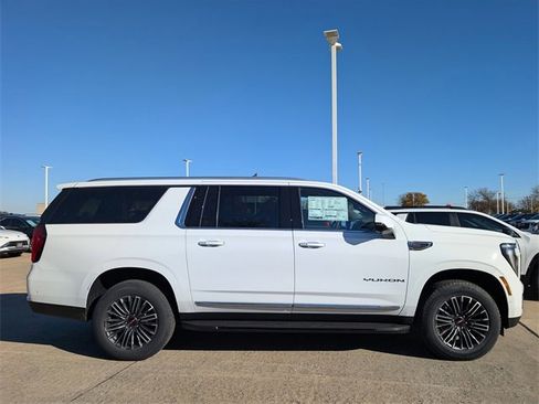 New 2026 GMC Yukon XL Elevation image 3