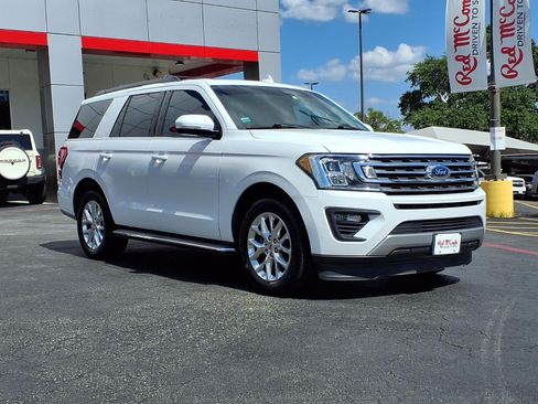 Used 2020 Ford Expedition XLT w/ Equipment Group 202A RWD image 4