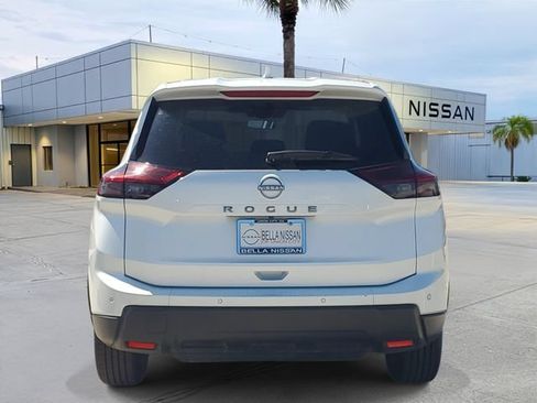 Used 2025 Nissan Rogue SV FWD image 5