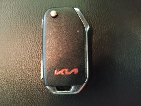 Used 2023 Kia Soul LX w/ Option Group 015 FWD image 32