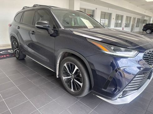 Used 2021 Toyota Highlander XSE FWD image 5