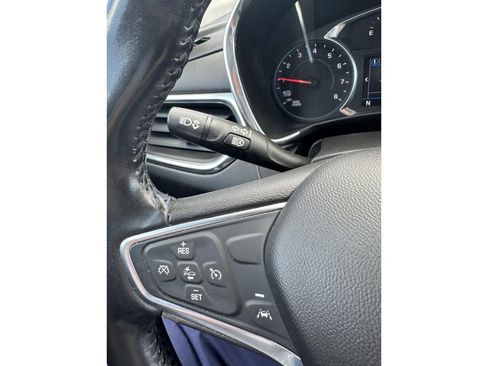 Used 2019 Chevrolet Equinox LT w/ Driver Convenience Package FWD image 41