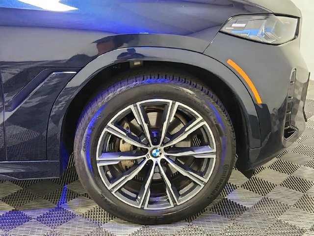 Used 2025 BMW X6 xDrive40i AWD/4WD image 23
