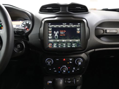 Used 2021 Jeep Renegade Latitude image 22