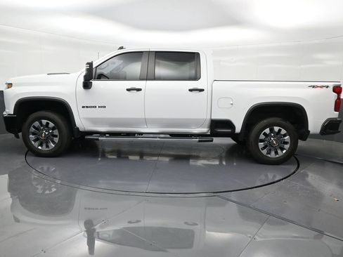 Used 2023 Chevrolet Silverado 2500 Custom w/ Custom Convenience Package image 2