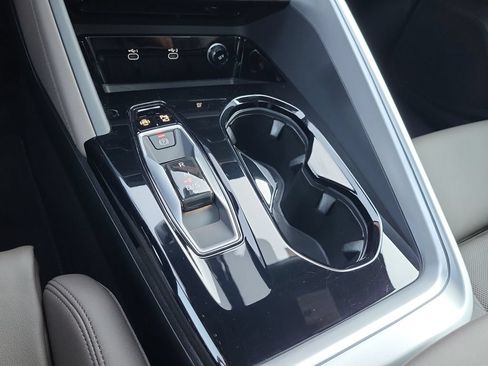 Used 2025 Audi Q5 Premium w/ Premium Plus AWD/4WD image 19