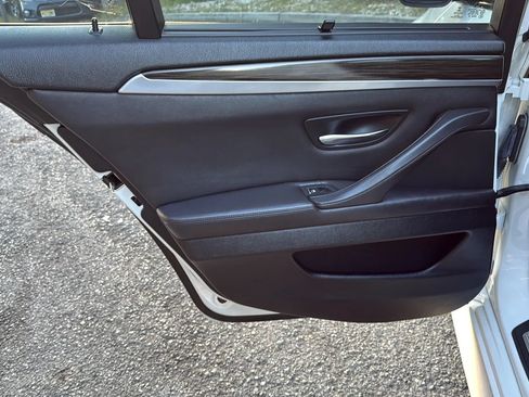 Used 2014 BMW M5 RWD image 16