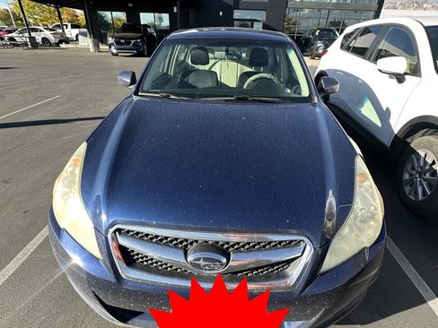Used 2010 Subaru Legacy 2.5i Premium image 2