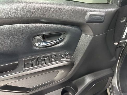 Used 2021 Nissan Titan PRO-4X w/ Pro-4x Convenience Package image 10