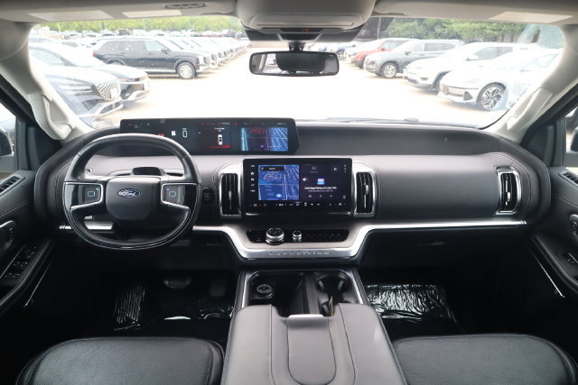 Used 2025 Ford Expedition Max Platinum AWD/4WD image 12