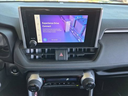 Used 2025 Toyota RAV4 XLE FWD image 13