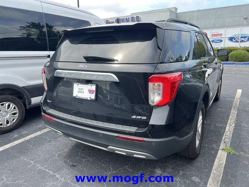 Used 2022 Ford Explorer XLT w/ Equipment Group 202A AWD/4WD image 3