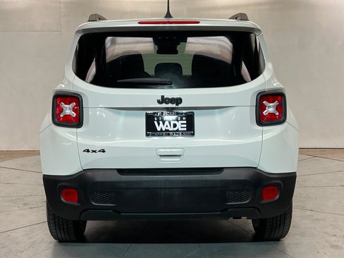 Used 2023 Jeep Renegade Latitude AWD/4WD image 4