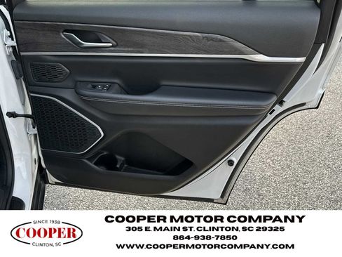 Used 2021 Jeep Grand Cherokee L Limited image 16